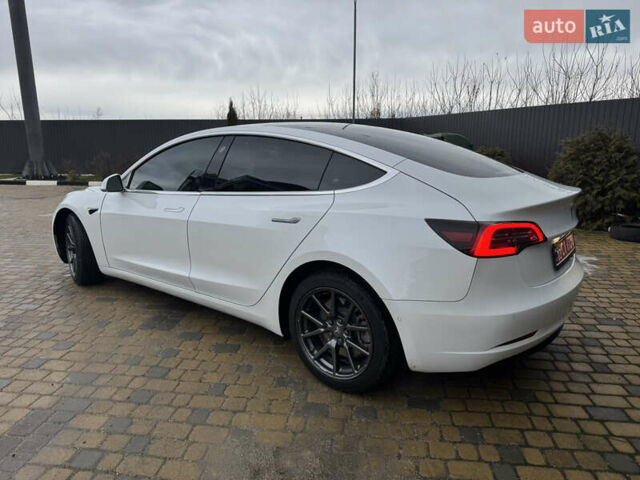Белый Тесла Модель 3, объемом двигателя 0 л и пробегом 132 тыс. км за 17900 $, фото 3 на Automoto.ua