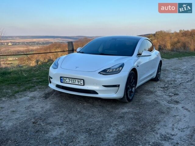 Белый Тесла Модель 3, объемом двигателя 0 л и пробегом 71 тыс. км за 19500 $, фото 1 на Automoto.ua