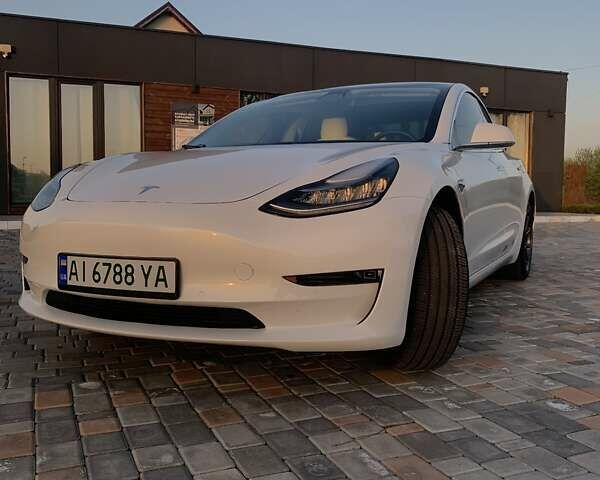 Белый Тесла Модель 3, объемом двигателя 0 л и пробегом 66 тыс. км за 15800 $, фото 19 на Automoto.ua