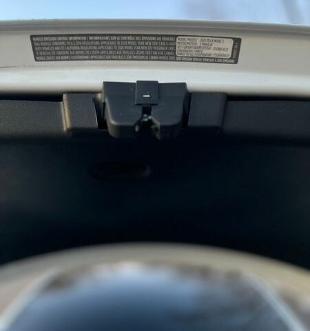 Белый Тесла Модель 3, объемом двигателя 0 л и пробегом 62 тыс. км за 22400 $, фото 30 на Automoto.ua