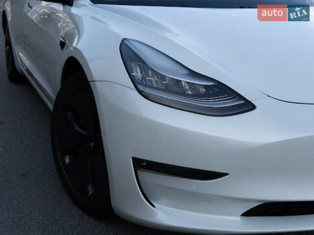 Тесла Модель 3 2019 в Львове на Automoto.ua Белый Тесла Модель 3, объемом двигателя 0 л и пробегом 80 тыс. км за 19900 $, фото 18 на Automoto.ua