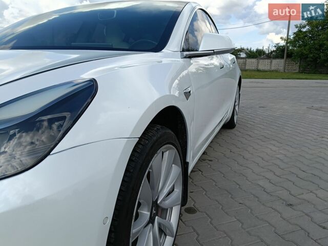 Белый Тесла Модель 3, объемом двигателя 0 л и пробегом 233 тыс. км за 15000 $, фото 7 на Automoto.ua