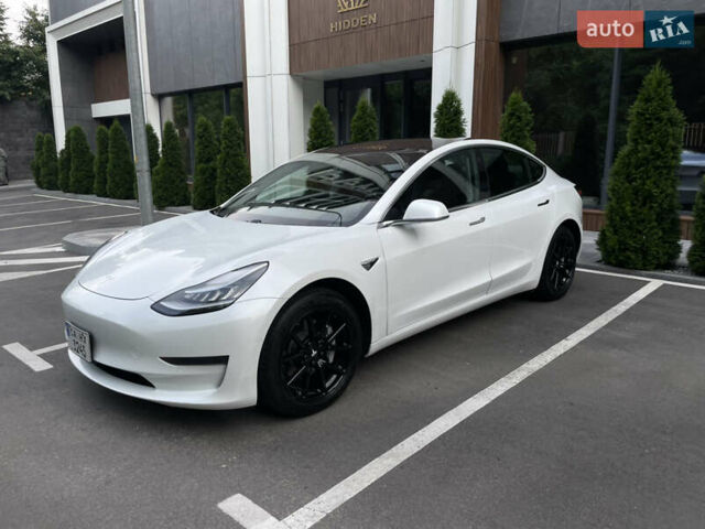 Белый Тесла Модель 3, объемом двигателя 0 л и пробегом 54 тыс. км за 16900 $, фото 9 на Automoto.ua