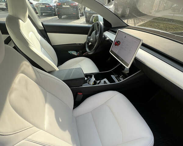 Білий Тесла Модель 3, об'ємом двигуна 0 л та пробігом 59 тис. км за 19200 $, фото 14 на Automoto.ua