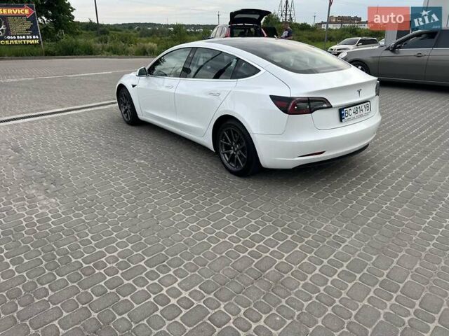 Білий Тесла Модель 3, об'ємом двигуна 0 л та пробігом 107 тис. км за 17500 $, фото 7 на Automoto.ua