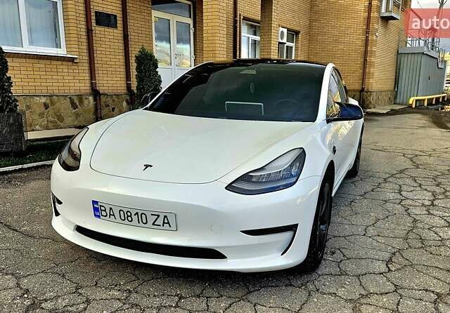 Білий Тесла Модель 3, об'ємом двигуна 0 л та пробігом 78 тис. км за 15300 $, фото 11 на Automoto.ua