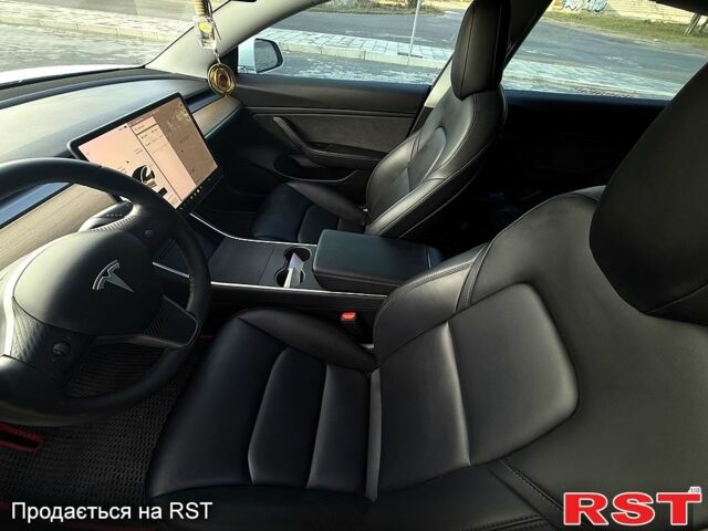 Белый Тесла Модель 3, объемом двигателя 0 л и пробегом 164 тыс. км за 19200 $, фото 7 на Automoto.ua