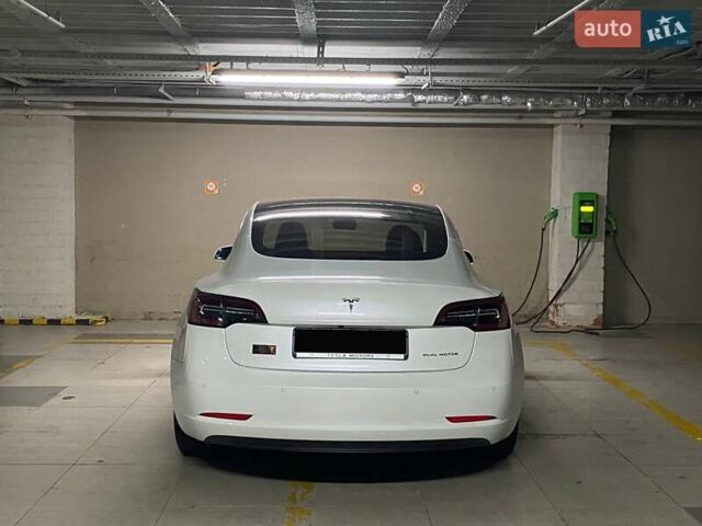 Білий Тесла Модель 3, об'ємом двигуна 0 л та пробігом 151 тис. км за 17300 $, фото 15 на Automoto.ua
