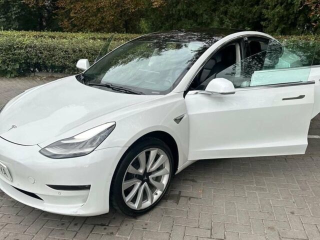 Белый Тесла Модель 3, объемом двигателя 0 л и пробегом 85 тыс. км за 16000 $, фото 35 на Automoto.ua