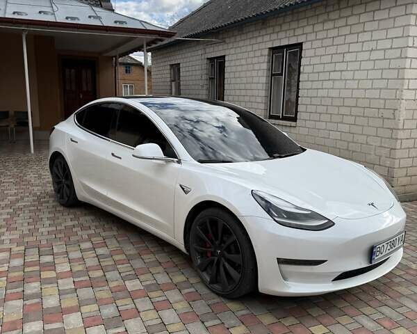 Белый Тесла Модель 3, объемом двигателя 0 л и пробегом 143 тыс. км за 18900 $, фото 5 на Automoto.ua