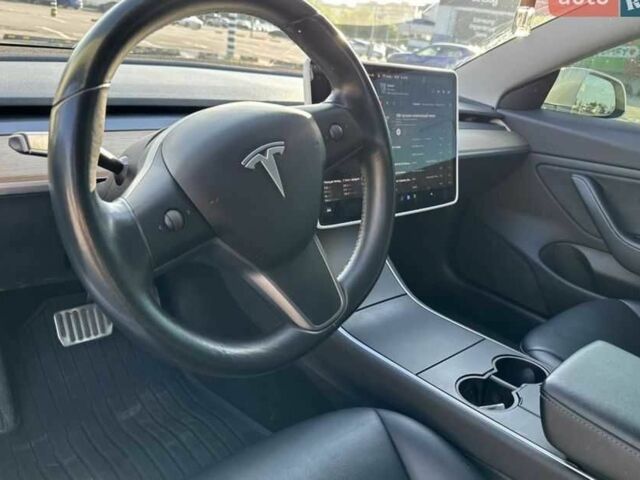 Білий Тесла Модель 3, об'ємом двигуна 0 л та пробігом 120 тис. км за 11538 $, фото 6 на Automoto.ua