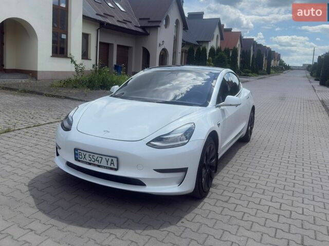 Білий Тесла Модель 3, об'ємом двигуна 0 л та пробігом 118 тис. км за 13700 $, фото 1 на Automoto.ua