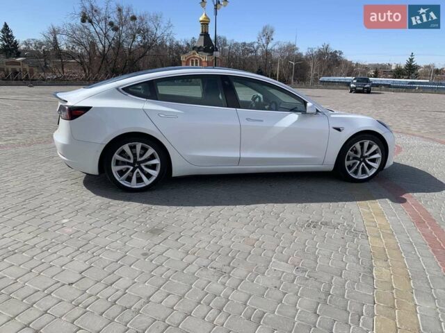Белый Тесла Модель 3, объемом двигателя 0 л и пробегом 167 тыс. км за 25500 $, фото 14 на Automoto.ua
