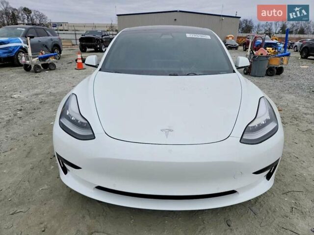 Белый Тесла Модель 3, объемом двигателя 0 л и пробегом 170 тыс. км за 5500 $, фото 1 на Automoto.ua