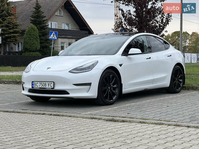 Белый Тесла Модель 3, объемом двигателя 0 л и пробегом 92 тыс. км за 19950 $, фото 7 на Automoto.ua