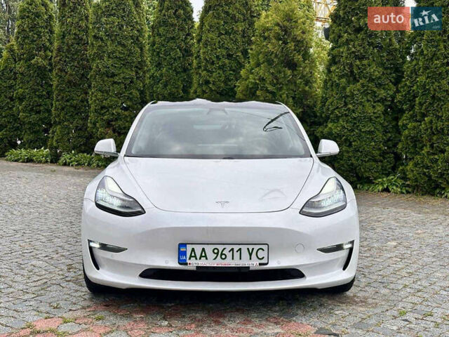Белый Тесла Модель 3, объемом двигателя 0 л и пробегом 150 тыс. км за 10500 $, фото 1 на Automoto.ua