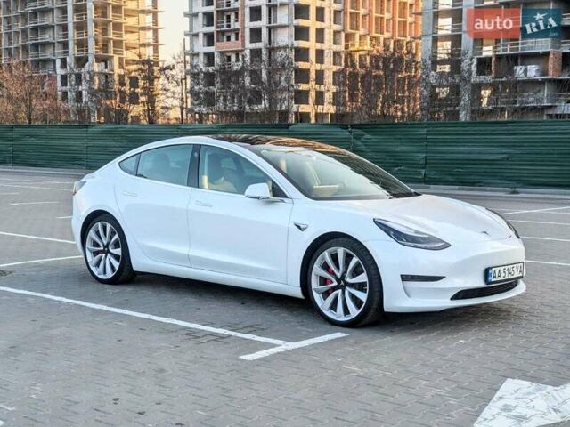 Белый Тесла Модель 3, объемом двигателя 0 л и пробегом 101 тыс. км за 23500 $, фото 1 на Automoto.ua