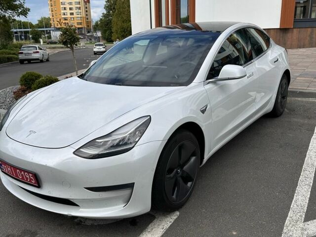 Белый Тесла Модель 3, объемом двигателя 0 л и пробегом 105 тыс. км за 356 $, фото 1 на Automoto.ua