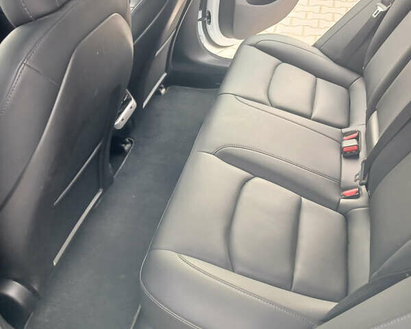 Білий Тесла Модель 3, об'ємом двигуна 0 л та пробігом 65 тис. км за 17700 $, фото 32 на Automoto.ua
