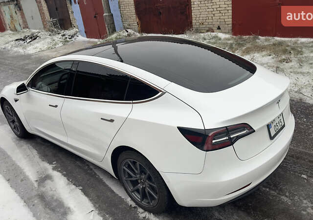 Белый Тесла Модель 3, объемом двигателя 0 л и пробегом 96 тыс. км за 25200 $, фото 7 на Automoto.ua