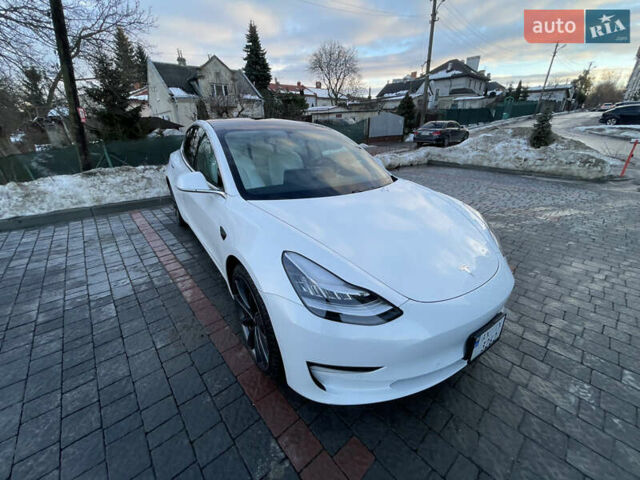 Білий Тесла Модель 3, об'ємом двигуна 0 л та пробігом 24 тис. км за 20500 $, фото 6 на Automoto.ua