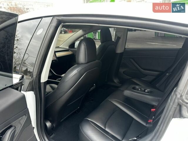 Белый Тесла Модель 3, объемом двигателя 0 л и пробегом 118 тыс. км за 19500 $, фото 16 на Automoto.ua