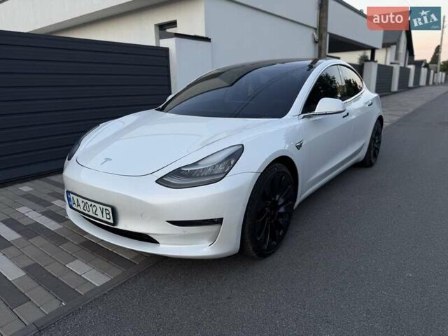 Белый Тесла Модель 3, объемом двигателя 0 л и пробегом 130 тыс. км за 16700 $, фото 5 на Automoto.ua
