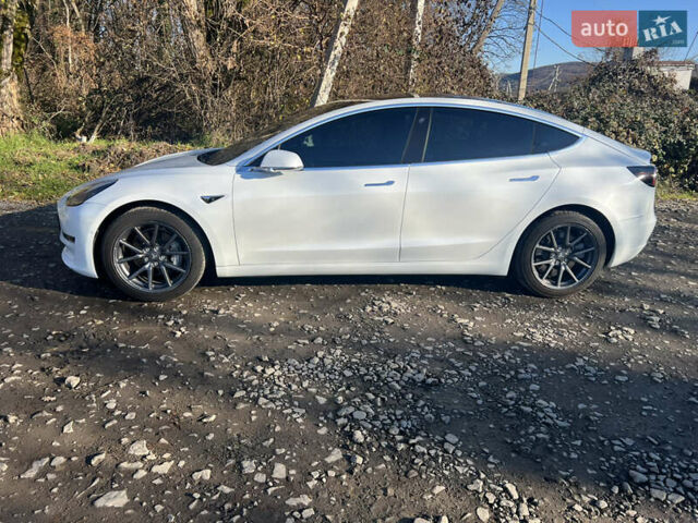Белый Тесла Модель 3, объемом двигателя 0 л и пробегом 150 тыс. км за 18200 $, фото 12 на Automoto.ua