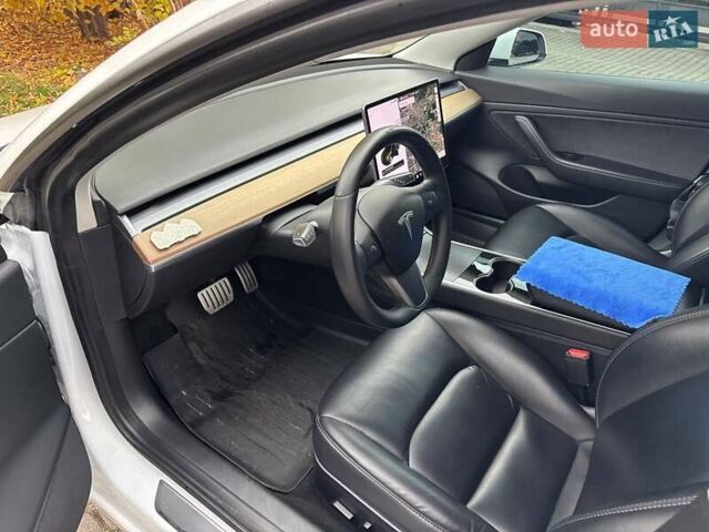 Білий Тесла Модель 3, об'ємом двигуна 0 л та пробігом 105 тис. км за 22250 $, фото 8 на Automoto.ua