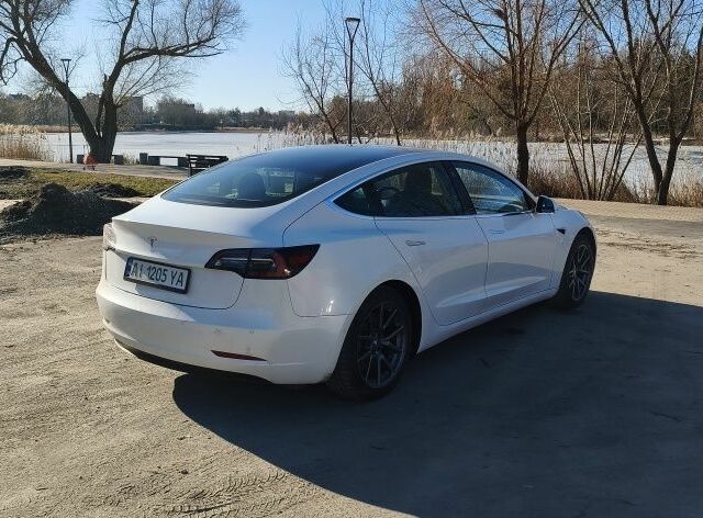 Білий Тесла Модель 3, об'ємом двигуна 0 л та пробігом 95 тис. км за 13500 $, фото 5 на Automoto.ua