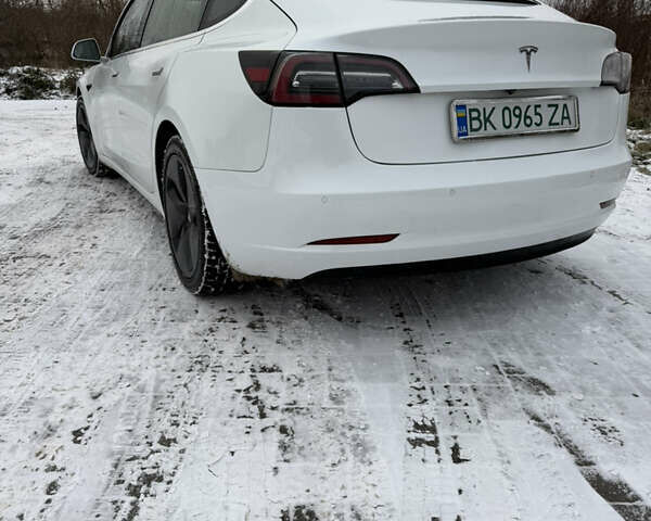 Белый Тесла Модель 3, объемом двигателя 0 л и пробегом 263 тыс. км за 14200 $, фото 10 на Automoto.ua