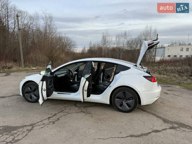 Белый Тесла Модель 3, объемом двигателя 0 л и пробегом 139 тыс. км за 17750 $, фото 42 на Automoto.ua