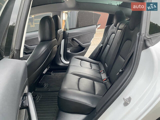 Белый Тесла Модель 3, объемом двигателя 0 л и пробегом 127 тыс. км за 17200 $, фото 19 на Automoto.ua