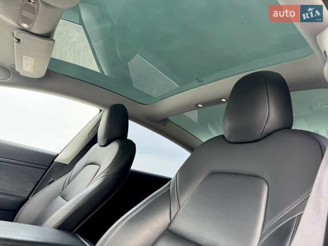 Белый Тесла Модель 3, объемом двигателя 0 л и пробегом 210 тыс. км за 16500 $, фото 6 на Automoto.ua