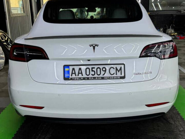 Білий Тесла Модель 3, об'ємом двигуна 0 л та пробігом 110 тис. км за 16499 $, фото 1 на Automoto.ua