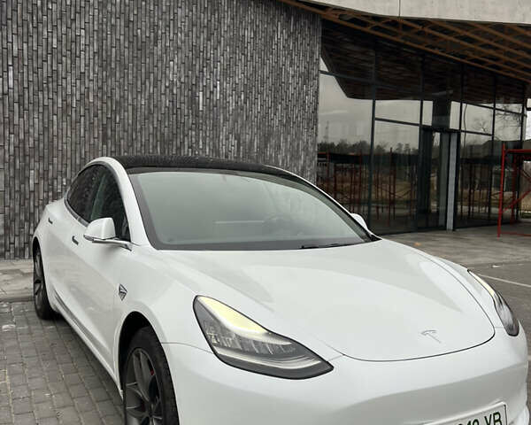 Белый Тесла Модель 3, объемом двигателя 0 л и пробегом 80 тыс. км за 22500 $, фото 9 на Automoto.ua