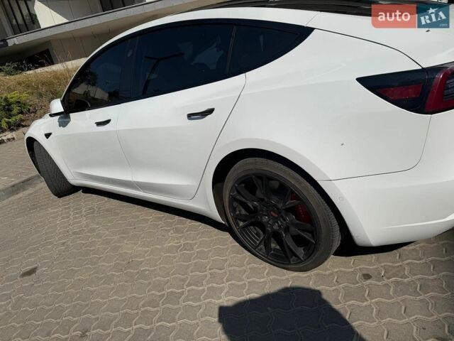 Білий Тесла Модель 3, об'ємом двигуна 0 л та пробігом 112 тис. км за 17500 $, фото 10 на Automoto.ua