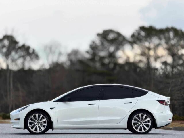 Белый Тесла Модель 3, объемом двигателя 0 л и пробегом 53 тыс. км за 12700 $, фото 3 на Automoto.ua