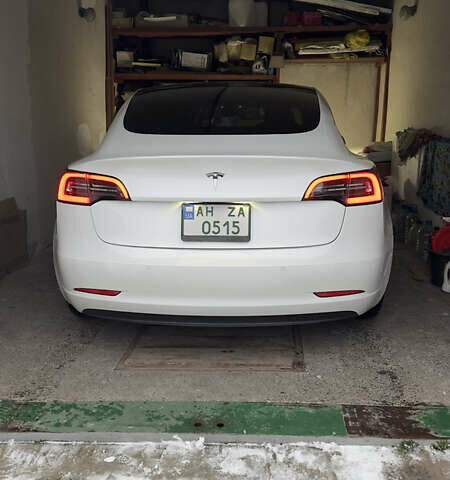 Белый Тесла Модель 3, объемом двигателя 0 л и пробегом 96 тыс. км за 25200 $, фото 34 на Automoto.ua