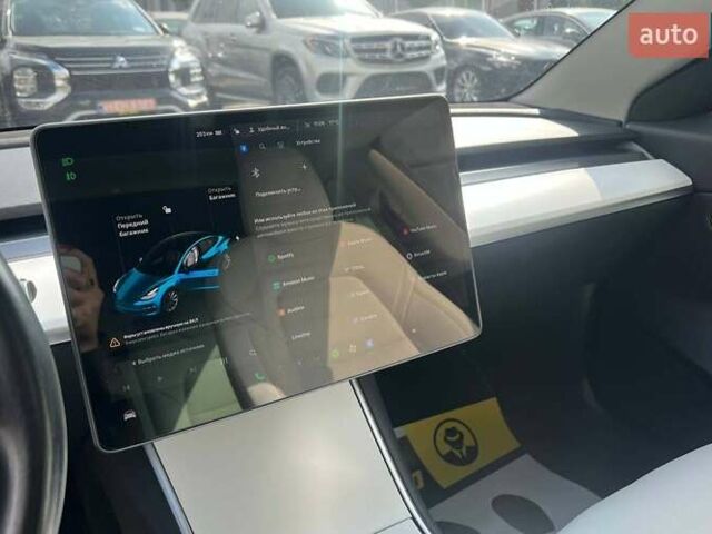 Білий Тесла Модель 3, об'ємом двигуна 0 л та пробігом 89 тис. км за 16900 $, фото 15 на Automoto.ua