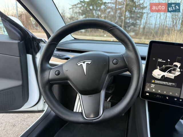 Белый Тесла Модель 3, объемом двигателя 0 л и пробегом 139 тыс. км за 17750 $, фото 34 на Automoto.ua