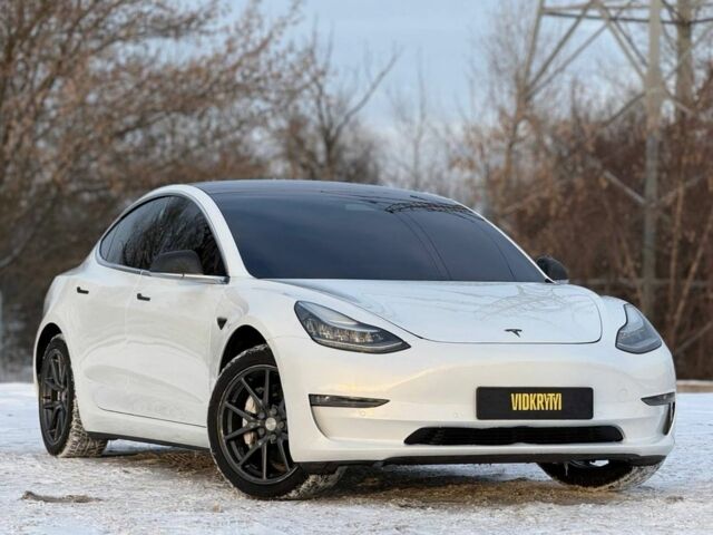 Білий Тесла Модель 3, об'ємом двигуна 0 л та пробігом 190 тис. км за 15950 $, фото 6 на Automoto.ua