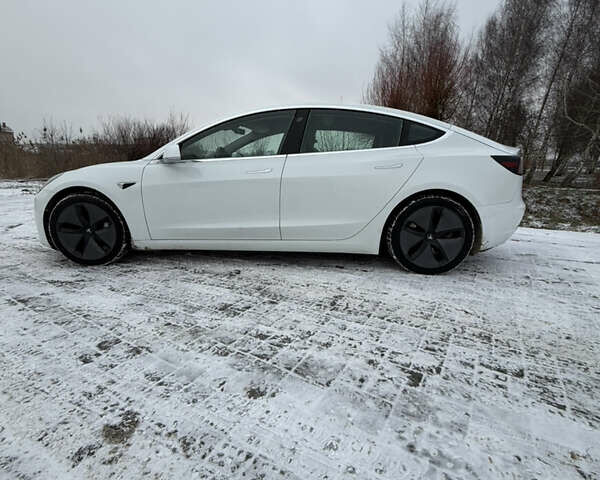 Белый Тесла Модель 3, объемом двигателя 0 л и пробегом 263 тыс. км за 14200 $, фото 9 на Automoto.ua