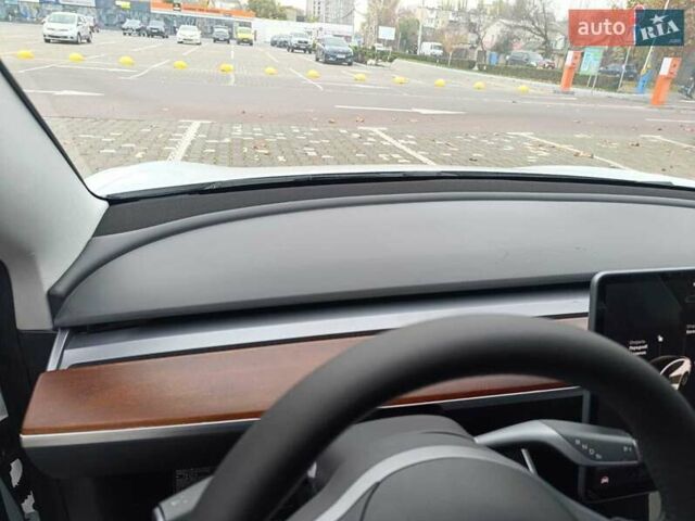 Білий Тесла Модель 3, об'ємом двигуна 0 л та пробігом 151 тис. км за 17300 $, фото 26 на Automoto.ua