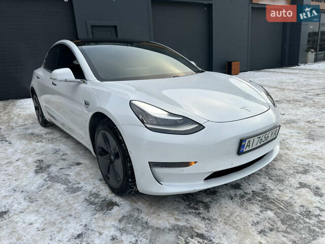 Белый Тесла Модель 3, объемом двигателя 0 л и пробегом 45 тыс. км за 15700 $, фото 1 на Automoto.ua