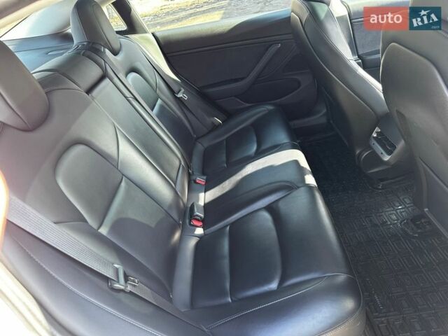 Белый Тесла Модель 3, объемом двигателя 0 л и пробегом 116 тыс. км за 18500 $, фото 14 на Automoto.ua