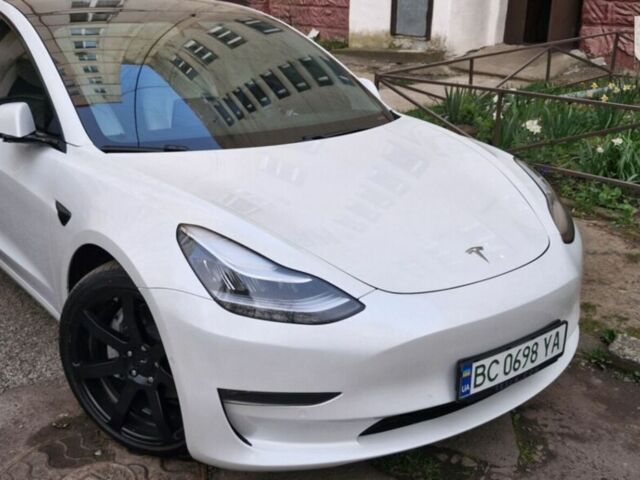 Белый Тесла Модель 3, объемом двигателя 0 л и пробегом 75 тыс. км за 24800 $, фото 20 на Automoto.ua