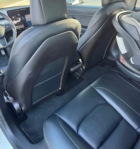 Білий Тесла Модель 3, об'ємом двигуна 0 л та пробігом 155 тис. км за 16300 $, фото 18 на Automoto.ua