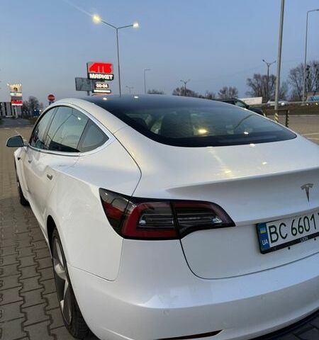 Білий Тесла Модель 3, об'ємом двигуна 0 л та пробігом 89 тис. км за 19500 $, фото 5 на Automoto.ua