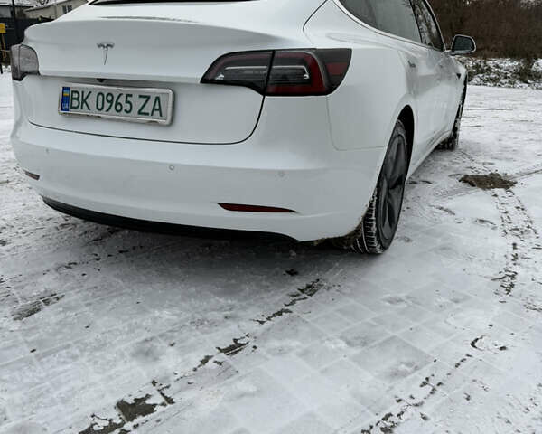Белый Тесла Модель 3, объемом двигателя 0 л и пробегом 263 тыс. км за 14200 $, фото 5 на Automoto.ua